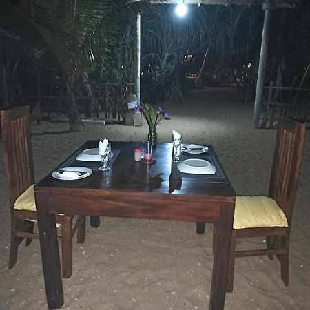Ravana - Beach Cabanas Hikkaduwa Esterno foto